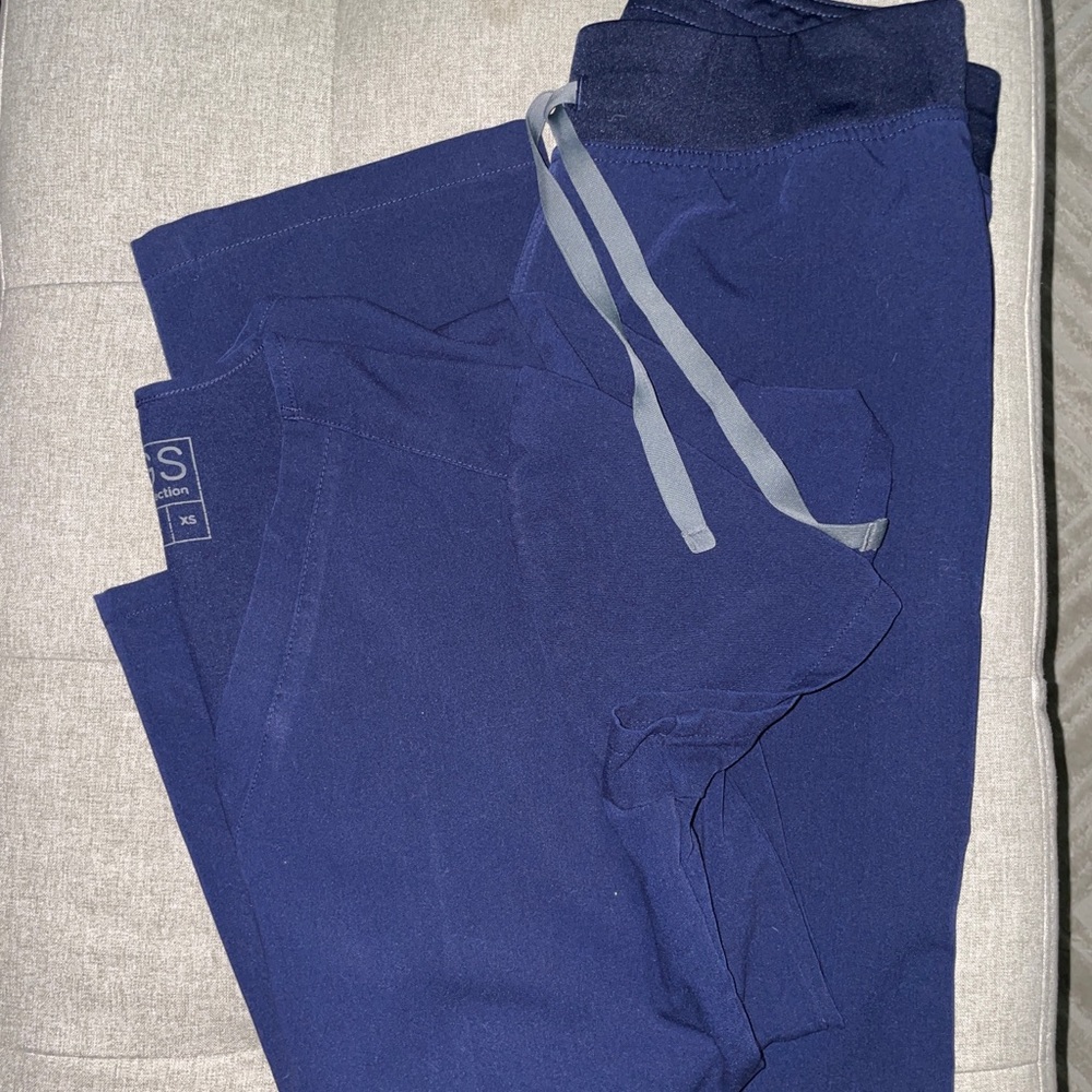 Figs scrubs. Navy blue top and bottom set!